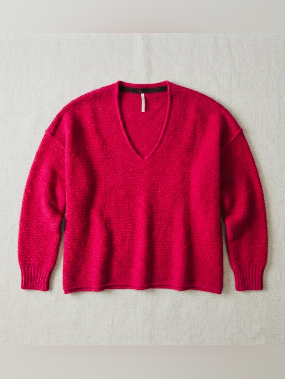 Free People Oversized Alpaca Blend Women's V-Neck Sweater in Bright Fuchsia